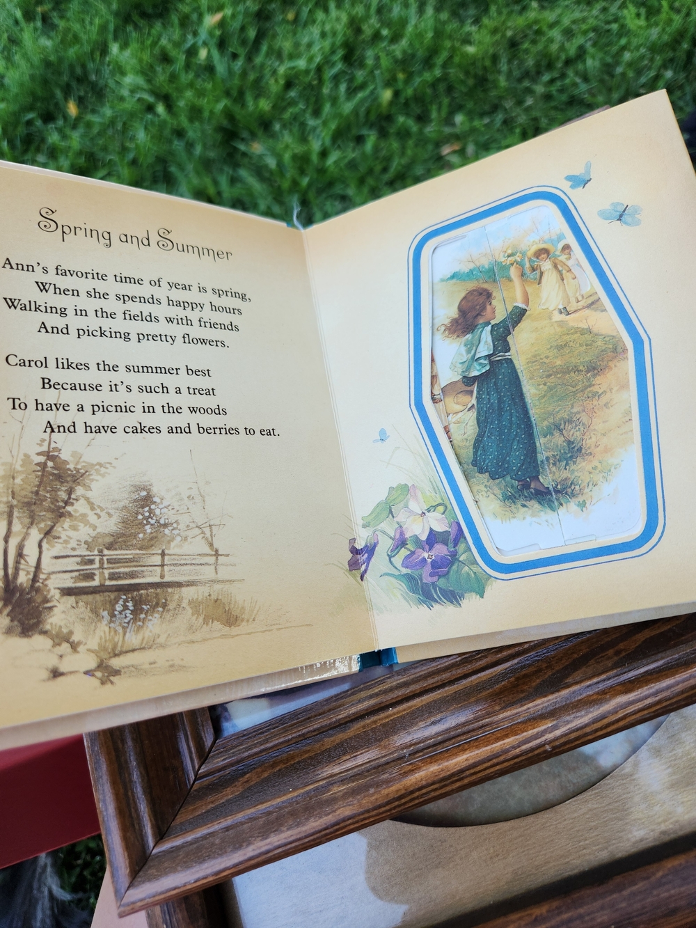 Mini Pop Up Book - Picture 5 of 6